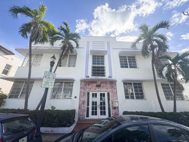 Art Deco Condo photo 2